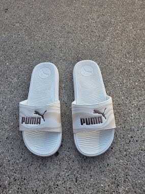 PUMA Slide Sandals in White with Beige Marble Detail Women 10